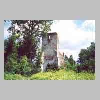 073-1026 Die Reste der Petersdorfer Kirche im Sommer 2002.jpg